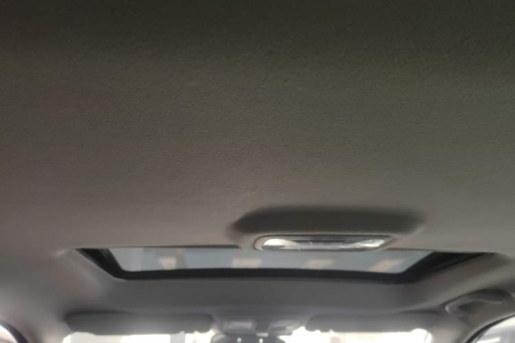 Used Hyundai ix35 2015 2.0L Automatic 2WD Smart Type China IV