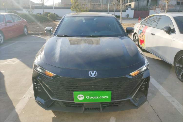 Used Changan UNI-V 2022 1.5T Prestige Version
