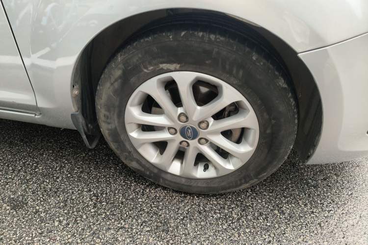 Used Ford Focus 2013 Sedan Classic 1.8L Automatic Base Model
