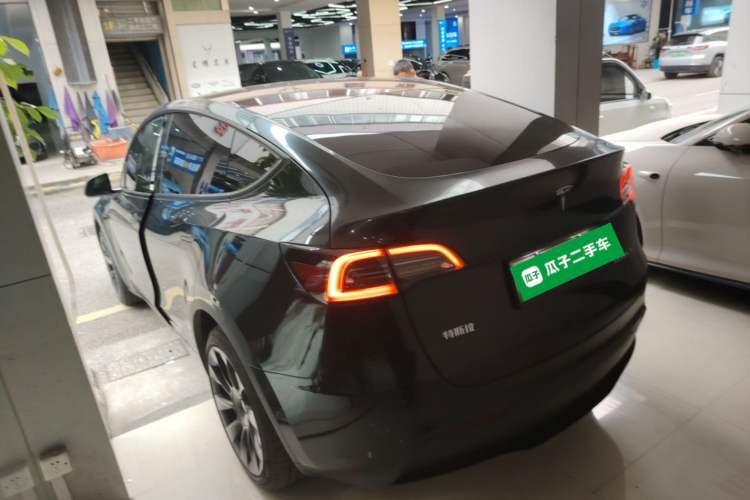 Used Tesla Model Y 2023 Long-Range All-Wheel-Drive Version
