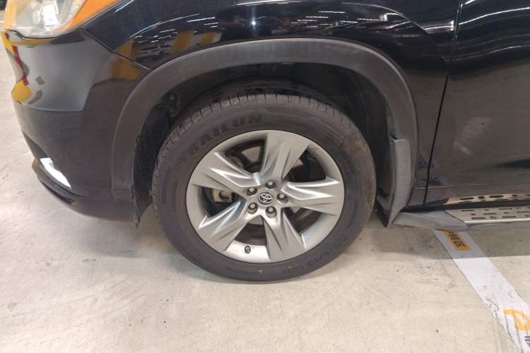 Used Toyota Highlander 2015 2.0T Two-Wheel Drive Luxury Edition 7 Seats