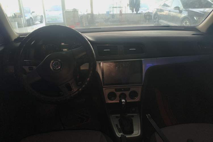 Used Volkswagen Lavida 2013 Revised Classic 1.6L Automatic Fashion Edition
