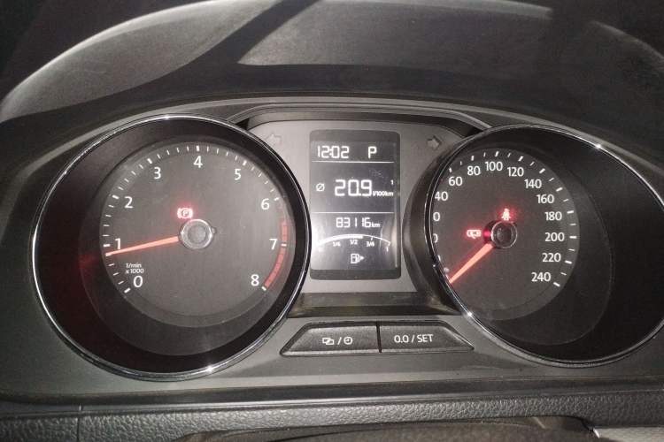 Used Volkswagen Gran Lavida 2015 1.6L Automatic Comfort Edition
