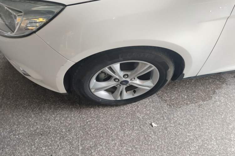 Used Ford Focus 2012 Sedan 1.6L Automatic Fashion Edition