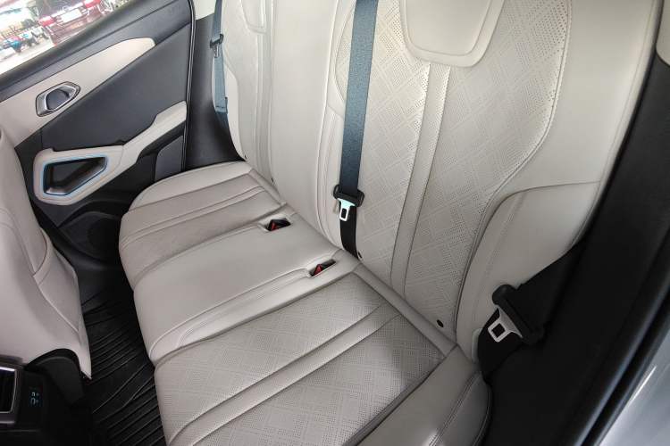 Used BYD Yuan UP 2025 Intelligent Driving Version 401 km Beyond-Range Edition