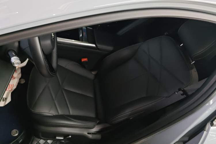 Used  L6 2024 125km PLUS Dragon Edition
