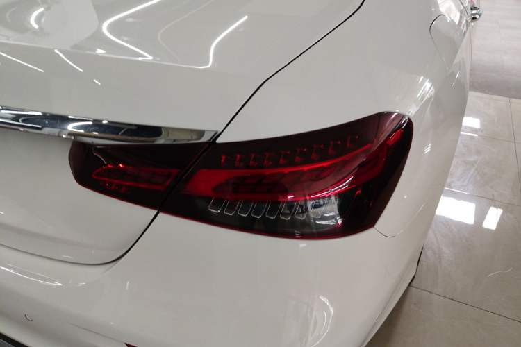 Used Mercedes-Benz E-Class 2022 Revised Version E 300 L Sporty and Stylish Edition
