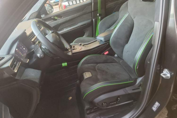 Used Lynk & Co 05 2023 05+ 2.0TD Four-Wheel Drive Exploration Edition
