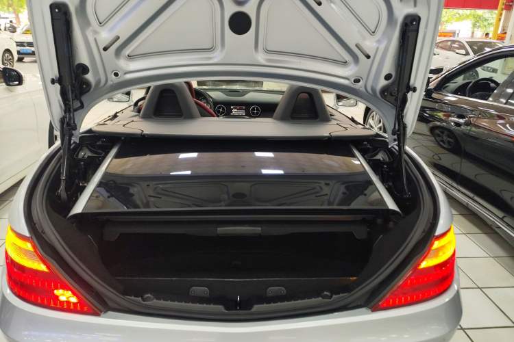 Used Mercedes-Benz SLK-Class 2011 SLK 200 Fashion Model