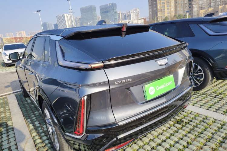 Used Cadillac LYRIQ 2024 Rear-Drive Standard Range Luxury Edition
