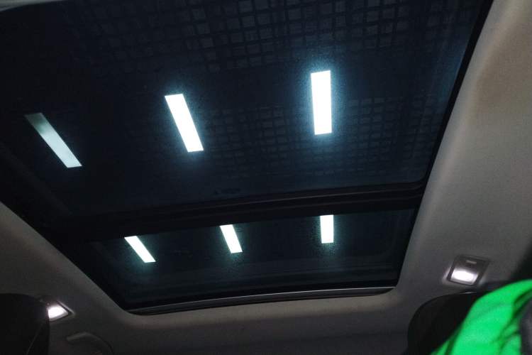 Used Volkswagen Phideon 2016 480 V6 Four-Wheel Drive Supreme Edition
