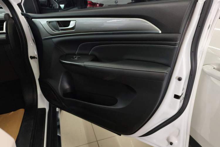 Used Haval M6 2021 PLUS 1.5T DCT Elite Smart Connectivity Model
