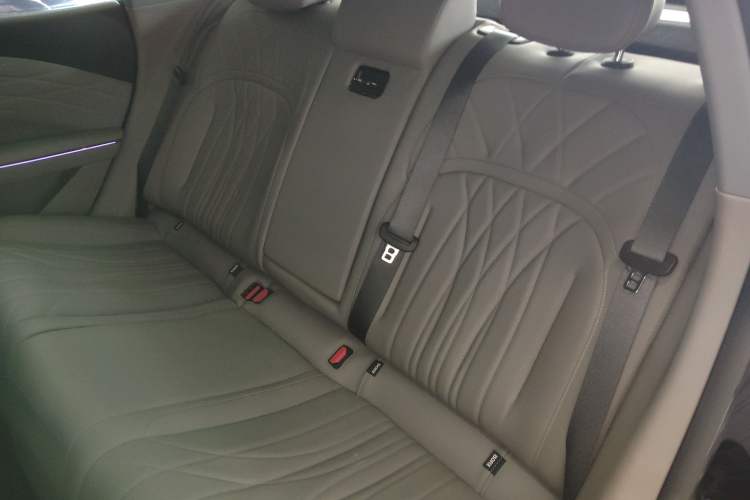 Used Geely Galaxy Galaxy 8 2025 130km EM-i Deluxe Edition
