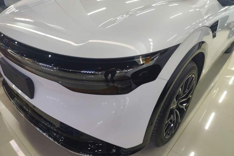 Used Zeekr 7X 2025 100 kWh Long-Range Rear-Wheel Drive with Intelligent Driving Features
