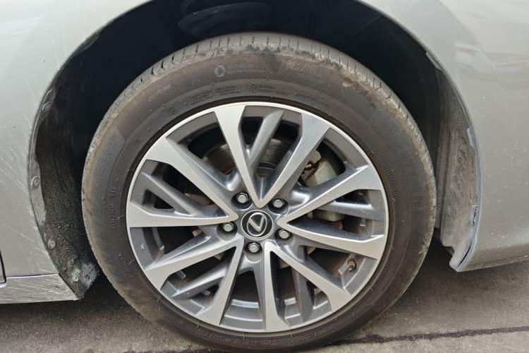 Used Lexus ES 2021 200 Excellence Edition
