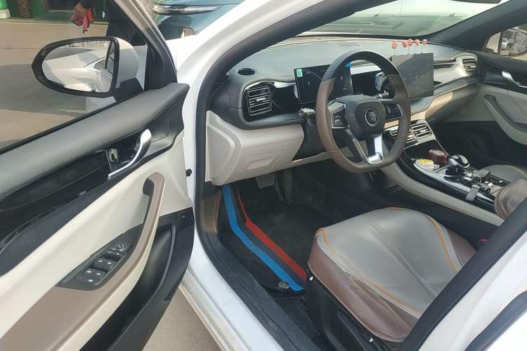 Used BYD Qin PLUS 2024 HONOR Edition DM-i 55KM Leading Model
