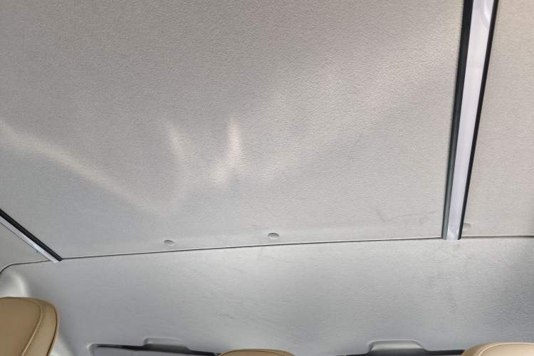 Used JMC Fushun 2023 2.0T Automatic Short-Wheelbase Low-Roof Commercial & Multi-Purpose Passenger Vehicle 6 Seats with Lift-Up Tailgate
