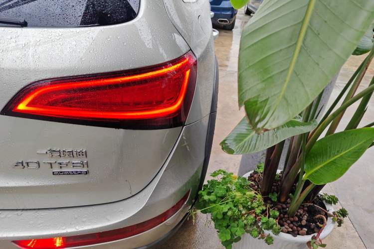 Used Audi Q5 2018 Collector's Edition 40 TFSI Technology Model
