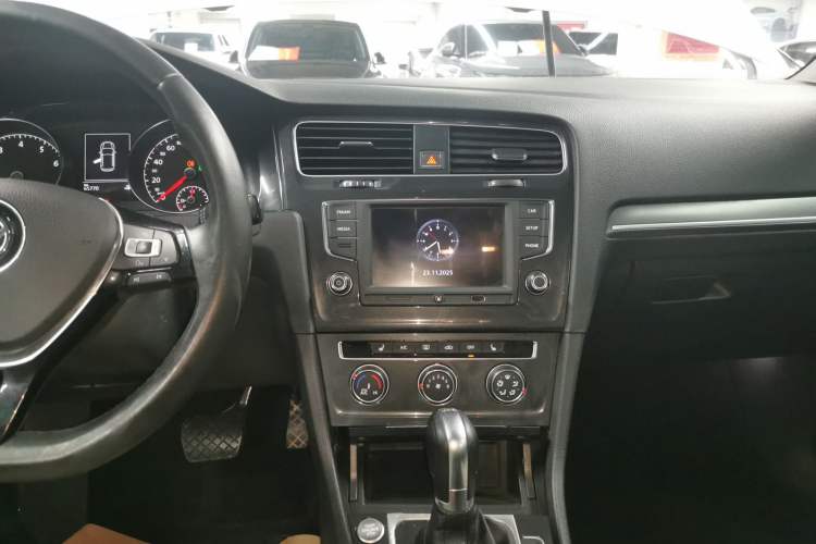 Used Volkswagen Golf 2017 230TSI Automatic Luxury Million-Vehicle Commemorative Edition
