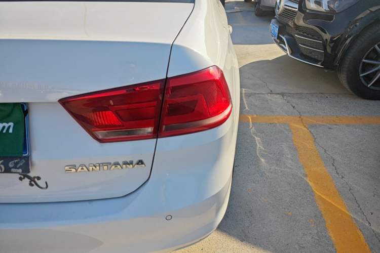 Used Volkswagen Santana 2015 1.4L Manual Comfort Edition
