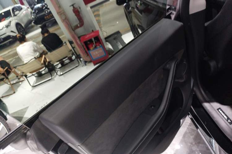 Used Tesla Model Y 2024 Rear-Wheel-Drive Version
