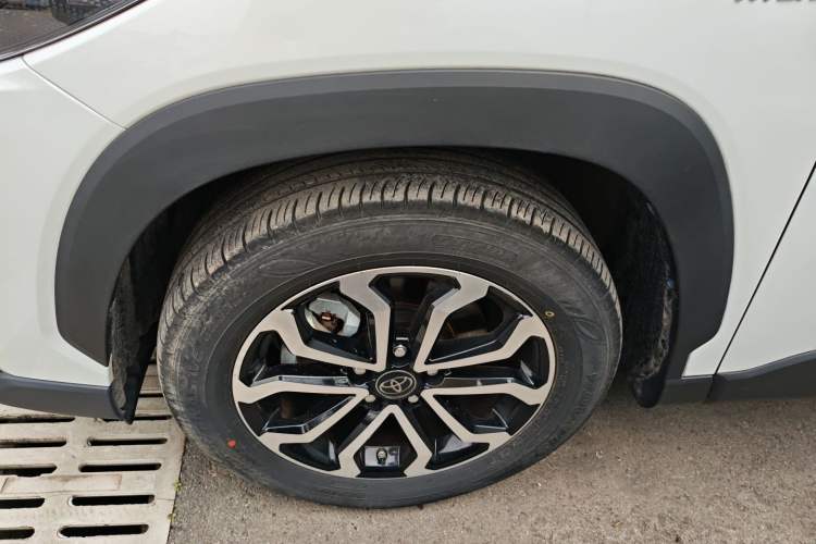 Used Toyota FRONTLANDER 2023 2.0L Smart Electric Hybrid Dual-Engine Deluxe Version
