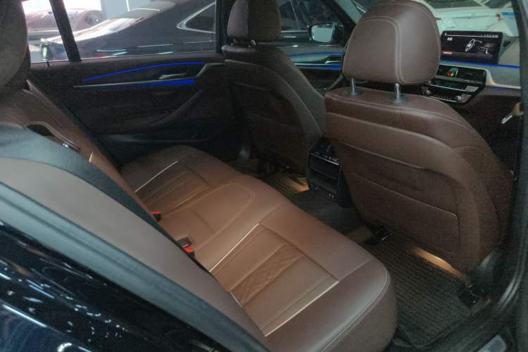 Used BMW 5 Series 2021 Facelifted 530Li Leading Edition M Sport Package
