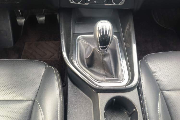 Used Dongfeng Fengon S560 2018 1.8L Manual Comfort 7-Seater