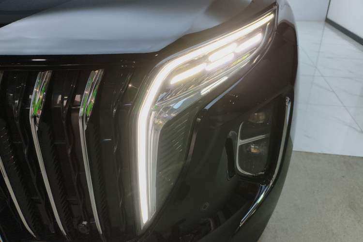 Used Hongqi HS7 2023 2.0T Automatic All-Wheel Drive Flagship Edition Six Seats