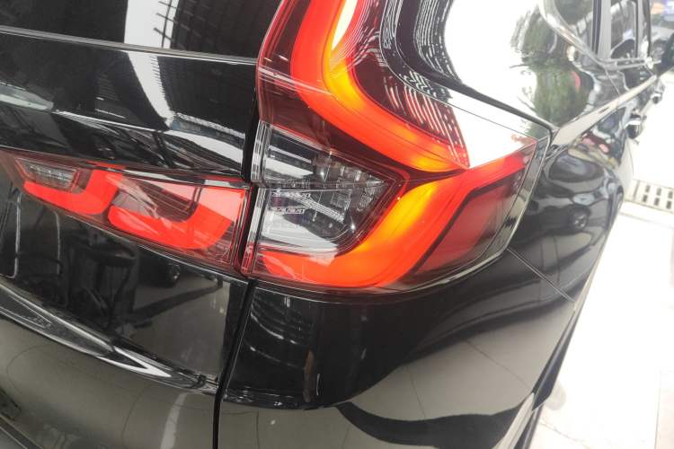 Used Honda CR-V 2023 240TURBO Two-Wheel Drive Deluxe Edition 7 Seats