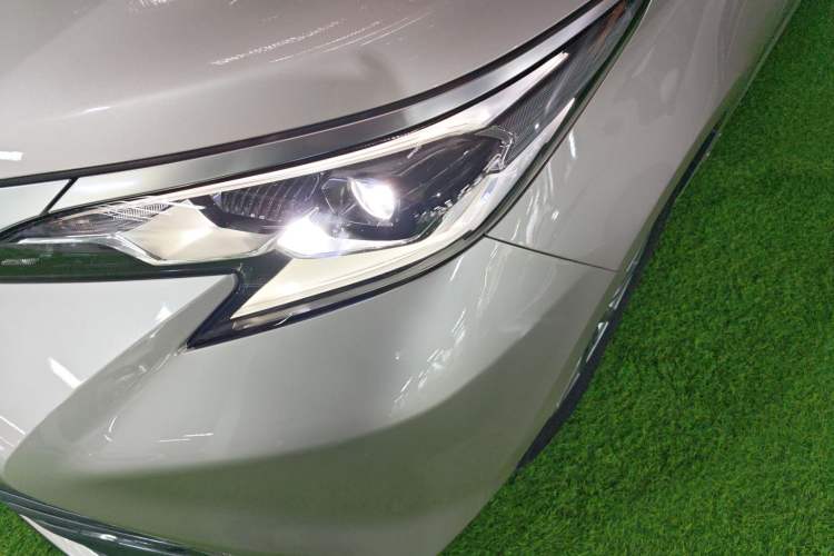 Used Toyota Sienna 2021 2.5L Hybrid Luxury Edition
