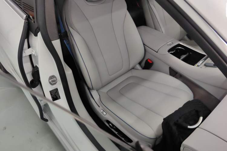 Used Hima Luxeed S7 2025 855 km Max