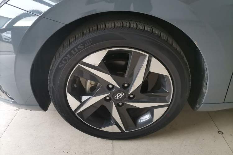 Used Hyundai Elantra 2021 1.5L CVT LUX Prestige Edition
