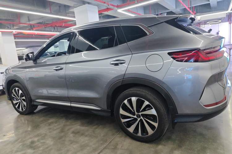 Used BYD Song PLUS New Energy 2023 Champion Edition EV 520KM Prestige Model
