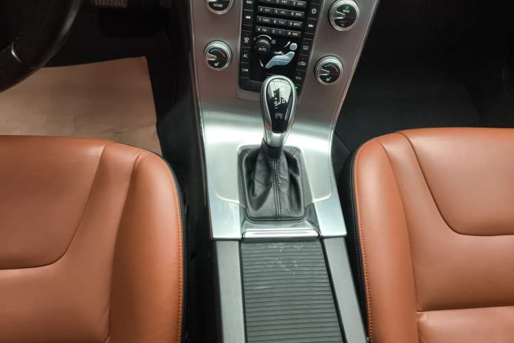 Used Volvo S60 2016 S60L T4 Zhiyuan Edition
