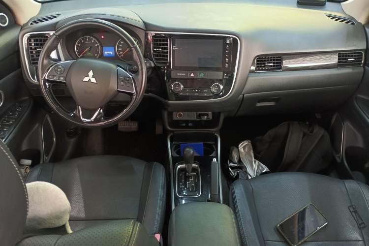 Used Mitsubishi Outlander 2017 2.0L Two-Wheel Drive Glory Edition 5 Seats
