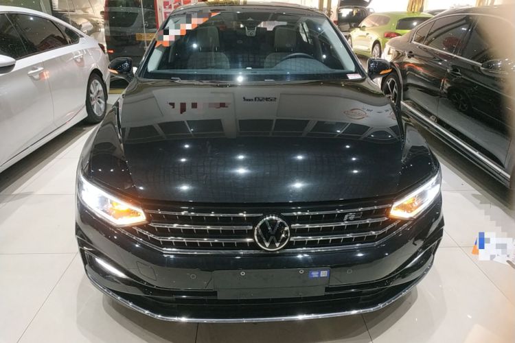 Used Volkswagen Magotan 2024 2 Million Units Zhongxiang Version 330TSI DSG Luxury Edition