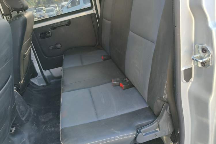 Used Jinbei Gold Card S6 2023 1.6L Manual Double-Cab Standard Version with 3.0-Meter Cargo Bed SWD16MS