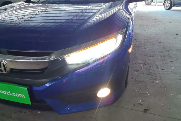 Used Honda Civic 2016 220TURBO CVT Prestige Edition
