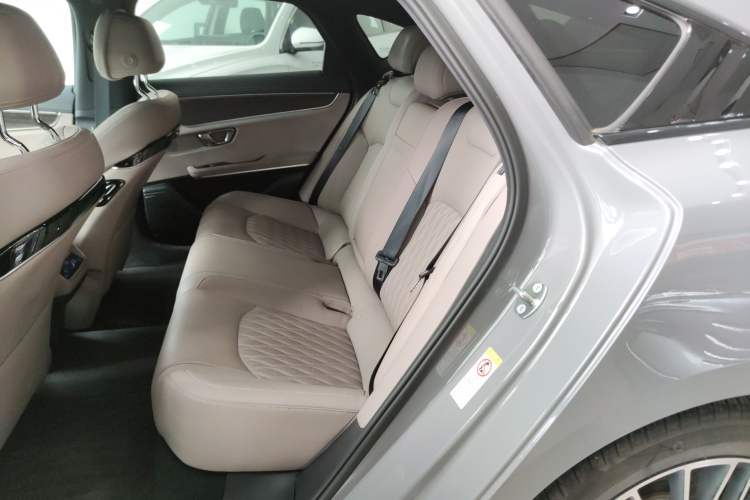 Used BYD Han 2025 EV with 701 km of Laser Radar-Enabled Intelligent Driving
