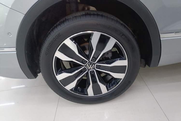 Used Volkswagen Tiguan L 2023 330TSI Automatic Two-Wheel Drive R-Line Flagship Edition