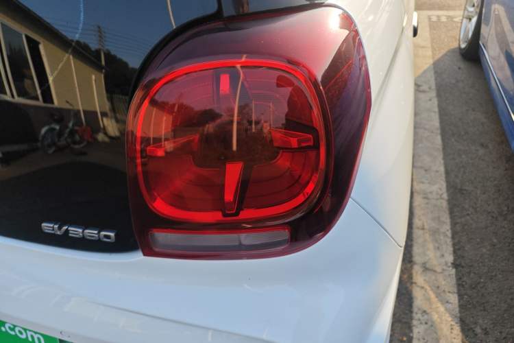 Used Roewe Clever 2021 302 km New Four-Seater Super-Efficient Version
