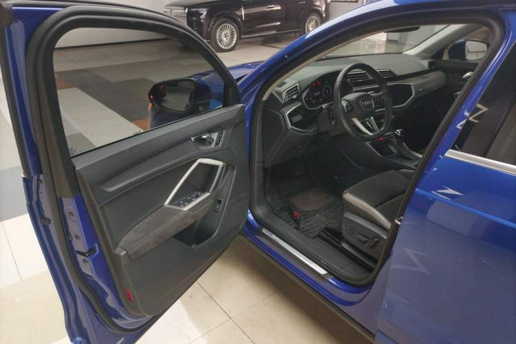 Used Audi Q3 2020 35 TFSI Ambition Dynamic Edition
