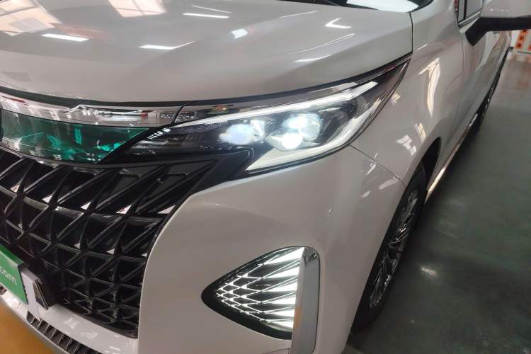 Used Toyota Sienna 2024 2.5L Hybrid Four-Wheel Drive Prestige Edition
