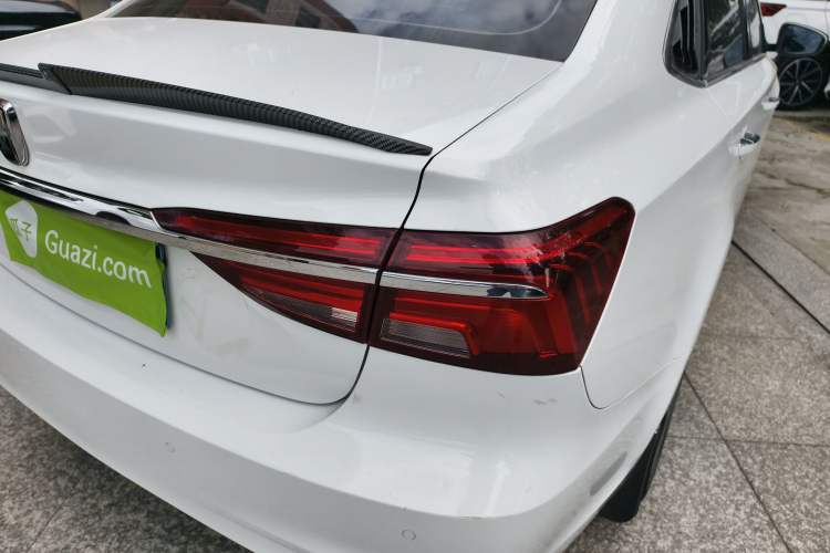 Used Roewe i6 2019 PLUS 1.6L CVT 4G Connected Flagship Deluxe Edition
