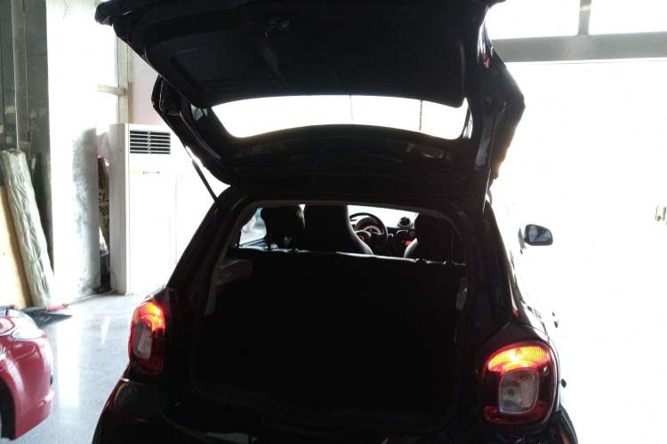 Used  forfour 2016 1.0L 52 kW Dynamic Edition
