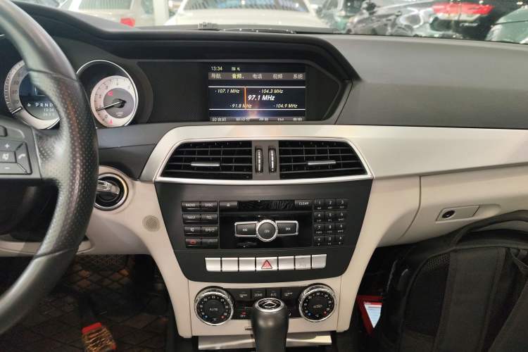 Used Mercedes-Benz C-Class 2011 C 200 Fashion Travel Edition
