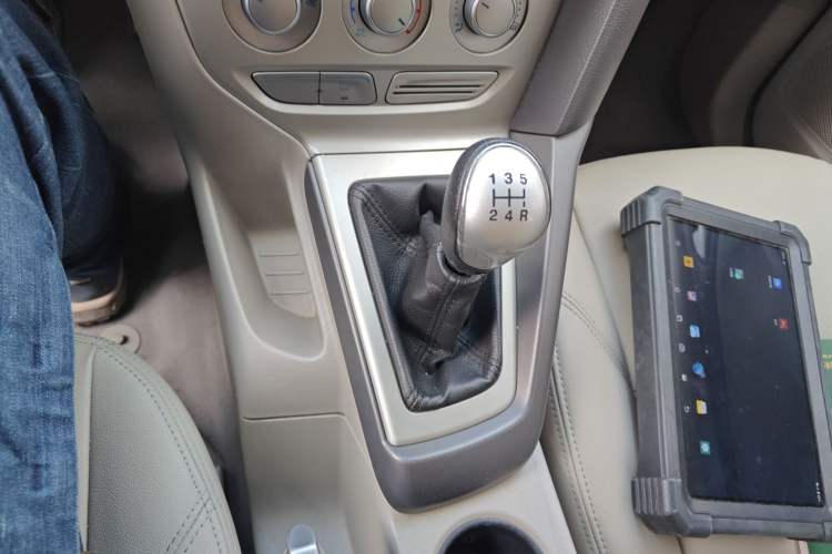 Used Ford Focus 2012 Sedan 1.6L Manual Comfort Model
