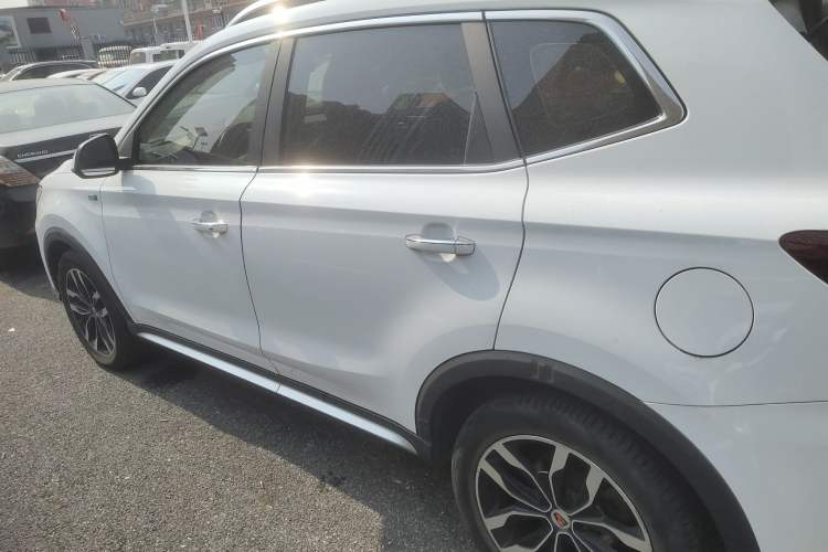 Used Roewe RX5 2016 20T Two-Wheel Drive Automatic Internet Smart Edition