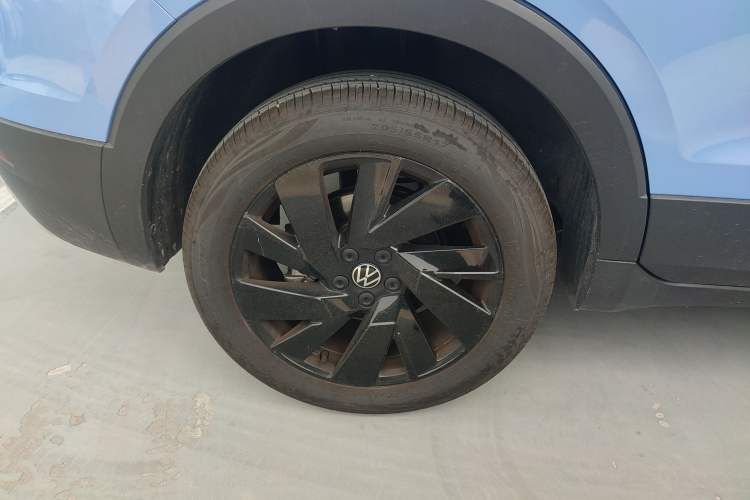 Used Volkswagen Tharu 2025 NewRui 300TSI Prestige Edition
